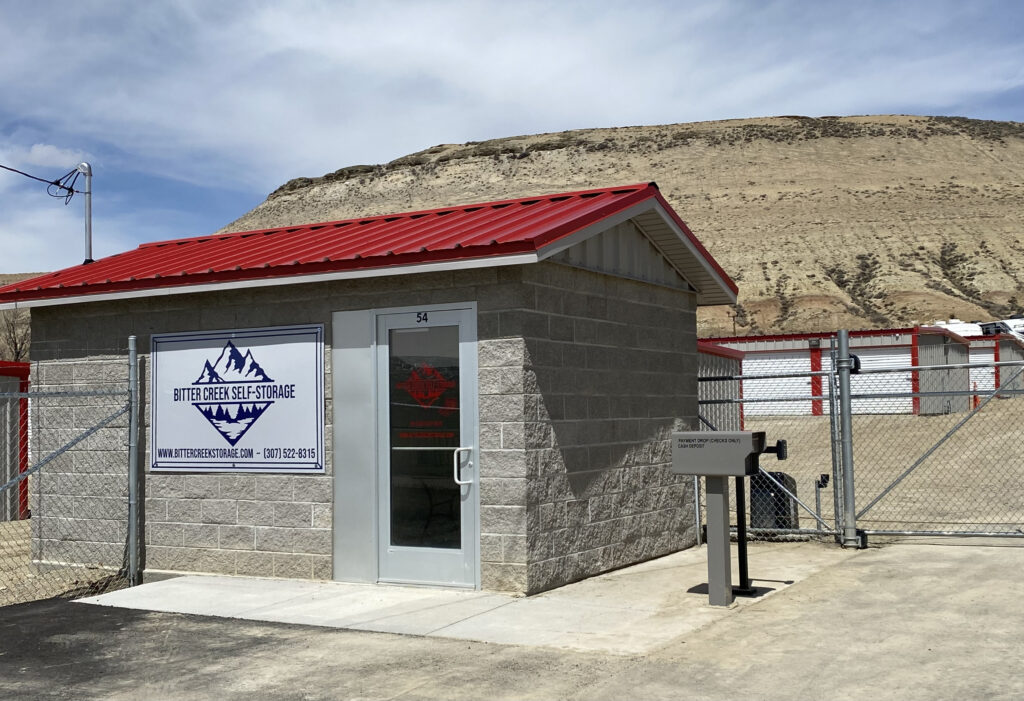 Self storage with gates
