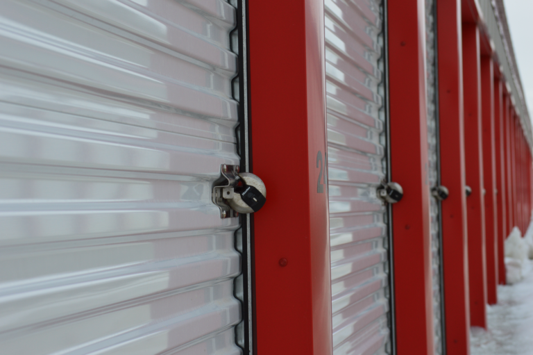 Storage units with security and 24/7 access